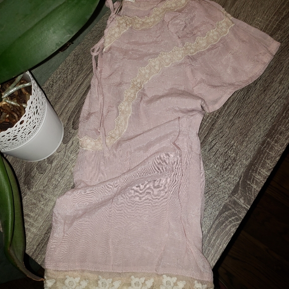 | Trinity | Lace Peasant Top - Picture 2 of 9